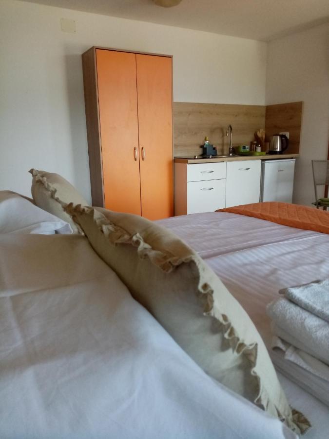 Studio Apartman Bel Vedere Motovun Eksteriør billede
