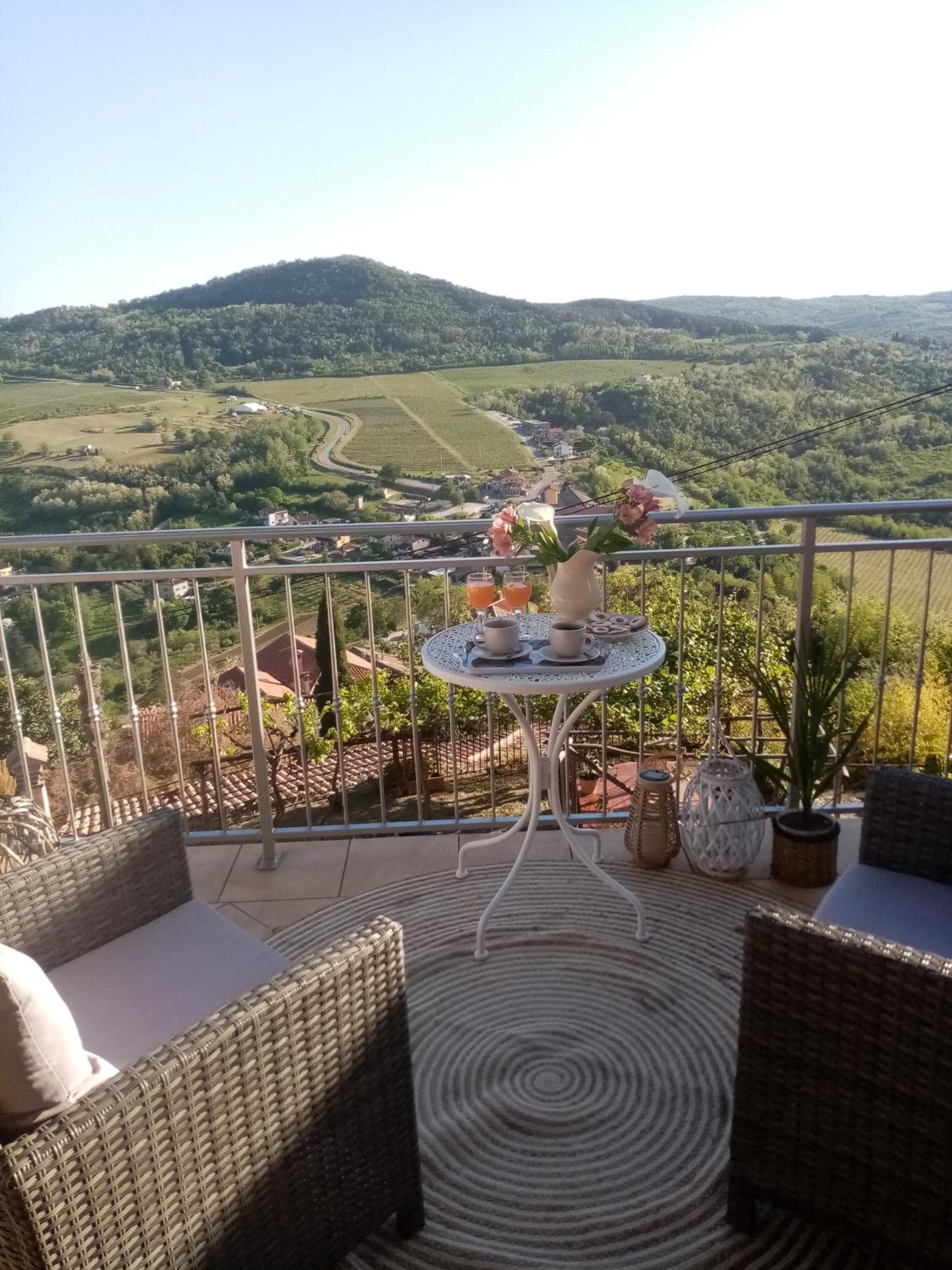 Studio Apartman Bel Vedere Motovun Eksteriør billede